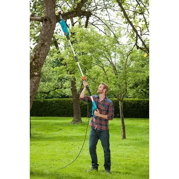 BAUHAUS Gardena Elektro-Hochentaster TCS 720/20 Gerätelänge: 1,95 M – 2,45 M, Arbeitshöhe: 4 M 5