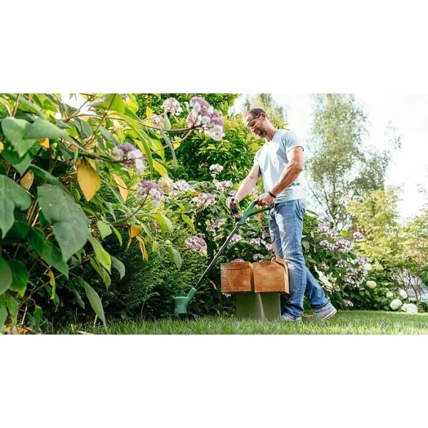 BAUHAUS Bosch Elektro-Rasentrimmer EasyGrassCut 26 New 280 W, Schnittbreite: 26 Cm 4
