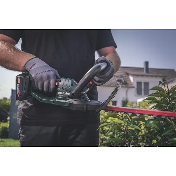 BAUHAUS Metabo Akku-Heckenschere HS 18 LTX 55  18 V, 2 Ah, 2 Akkus, Messerlänge: 55 Cm 3